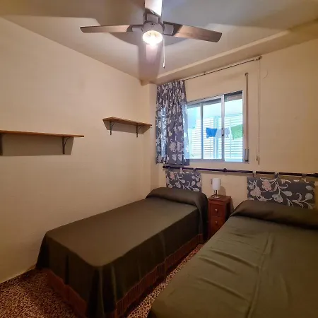 Calle Barraques solo familias Apartamento