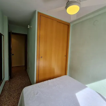Calle Barraques solo familias Apartamento